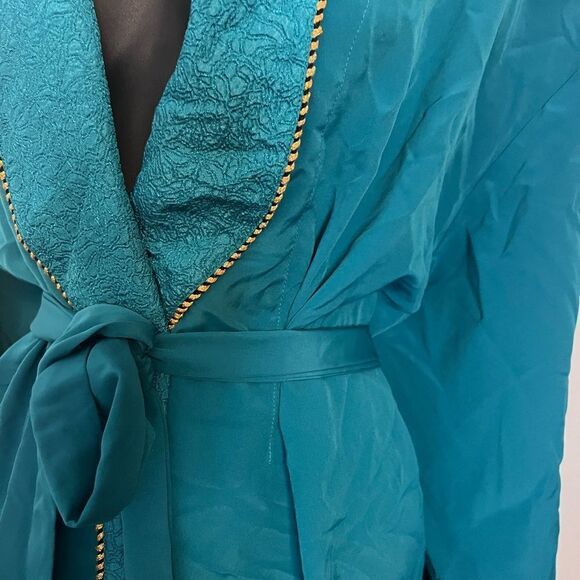 Vintage Victoria’s Secret Robe - Picture 2 of 6